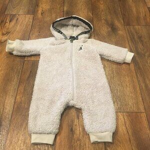 Jordan Hi‎ Pile Fleece One Piece Romper 6M Baby